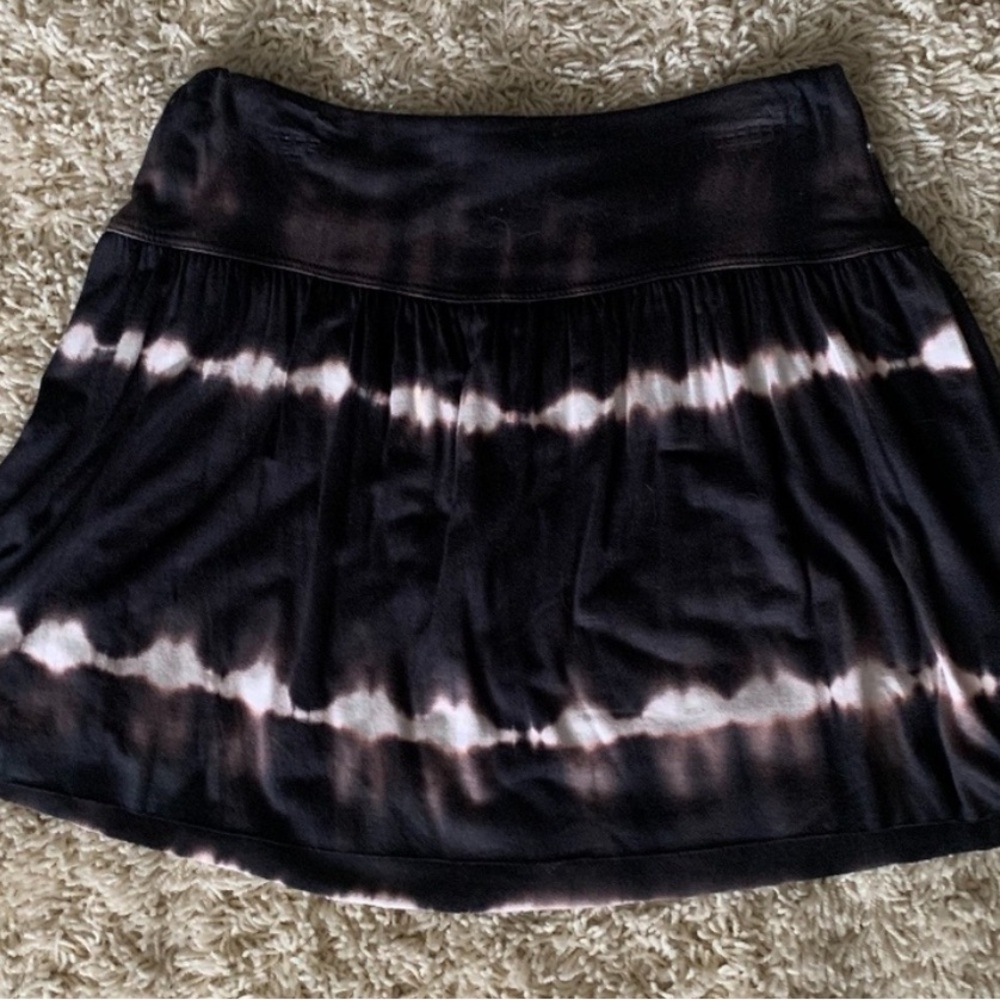 Me.n.u girls skirt Size M 8/10